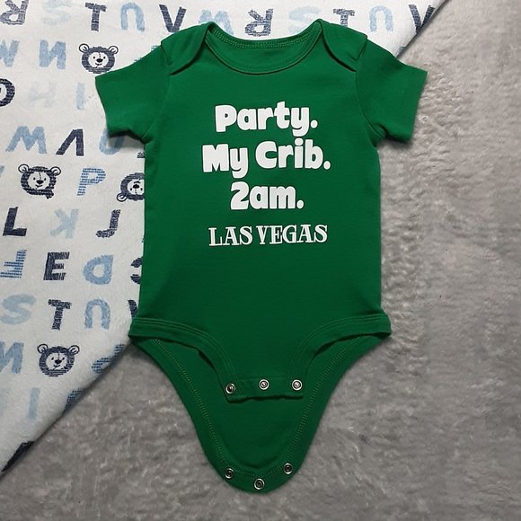 ❄️ 6m | Short Sleeved Bodysuit/Onesie - Picture 1 of 2